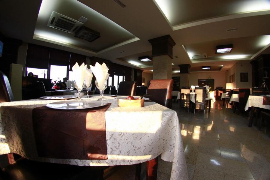Hotel Imperium Suceava Exterior photo