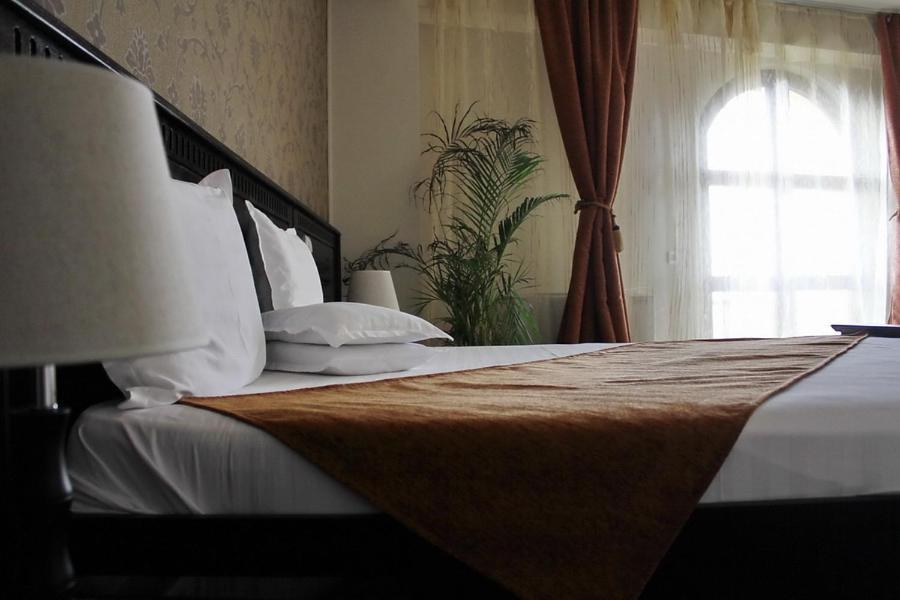 Hotel Imperium Suceava Exterior photo